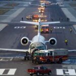 एयर कनाडा प्लेन क्रैश 2026: ला गार्डिया एयरपोर्ट पर भयानक टक्कर – पायलट और को-पायलट की मौत, जांच शुरू